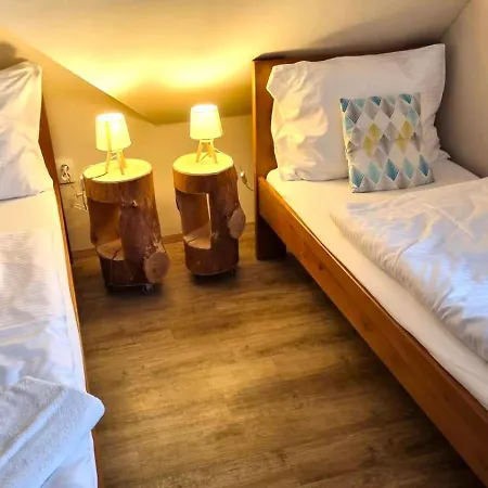 Bret V Krkonosich- Prostorna Se 3 Apartmany, Se Saunou Nebo Virivkou Dağ evi Žacléř