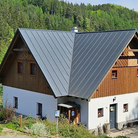 Bret V Krkonosich- Prostorna Se 3 Apartmany, Se Saunou Nebo Virivkou *