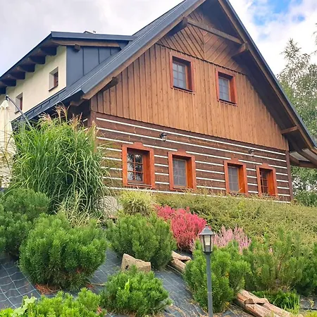 Bret V Krkonosich- Prostorna Se 3 Apartmany, Se Saunou Nebo Virivkou Chalet