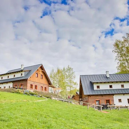 Alpehytte Bret V Krkonosich- Prostorna Se 3 Apartmany, Se Saunou Nebo Virivkou
