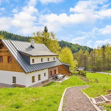 Dağ evi Bret V Krkonosich- Prostorna Se 3 Apartmany, Se Saunou Nebo Virivkou Žacléř