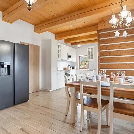 Bret V Krkonosich- Prostorna Se 3 Apartmany, Se Saunou Nebo Virivkou *
